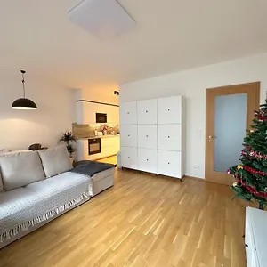  Apartament With Free Parking In